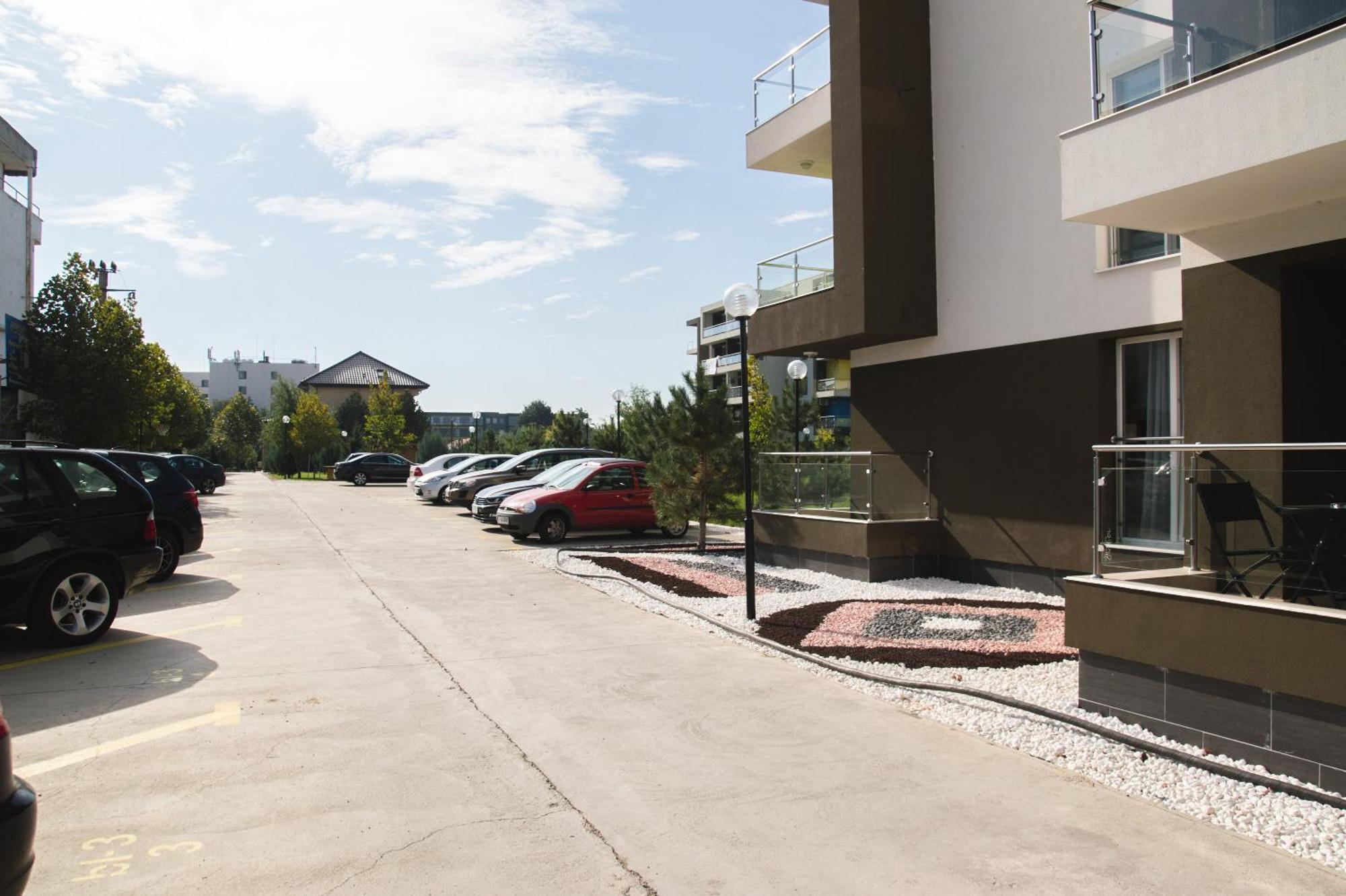 Airport Residence - 5 Mins From Airport Otopeni Bagian luar foto