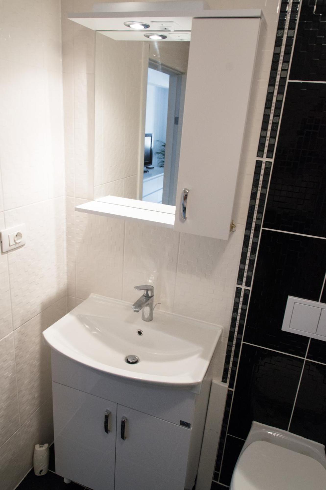 Airport Residence - 5 Mins From Airport Otopeni Bagian luar foto